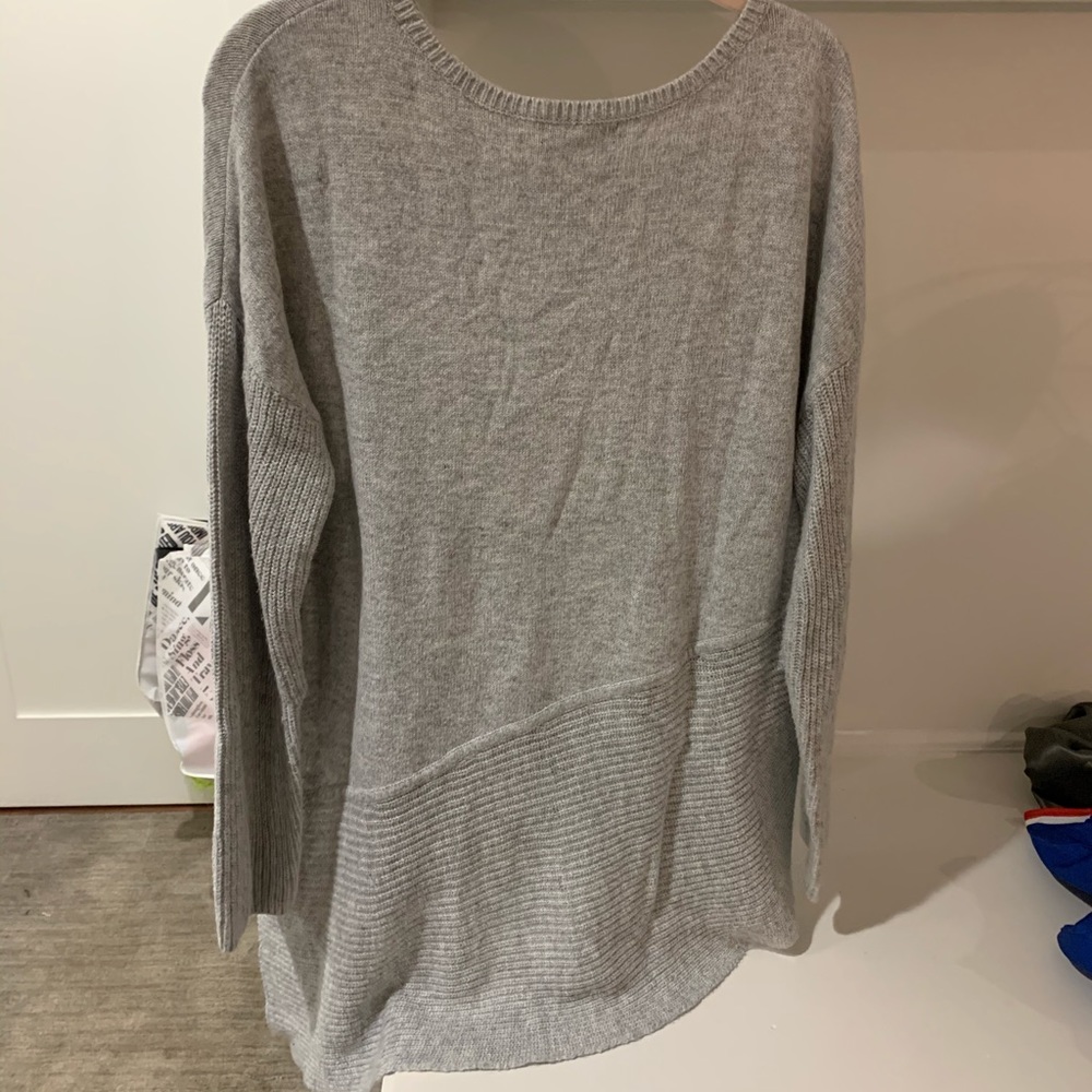 Sweater - Picture 2 of 4